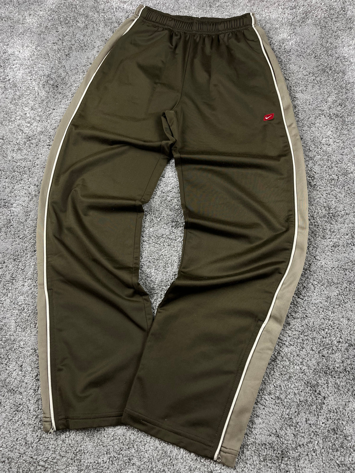 Nike Trackpant Vintage 2000s "Green Olive/ Green" (S)