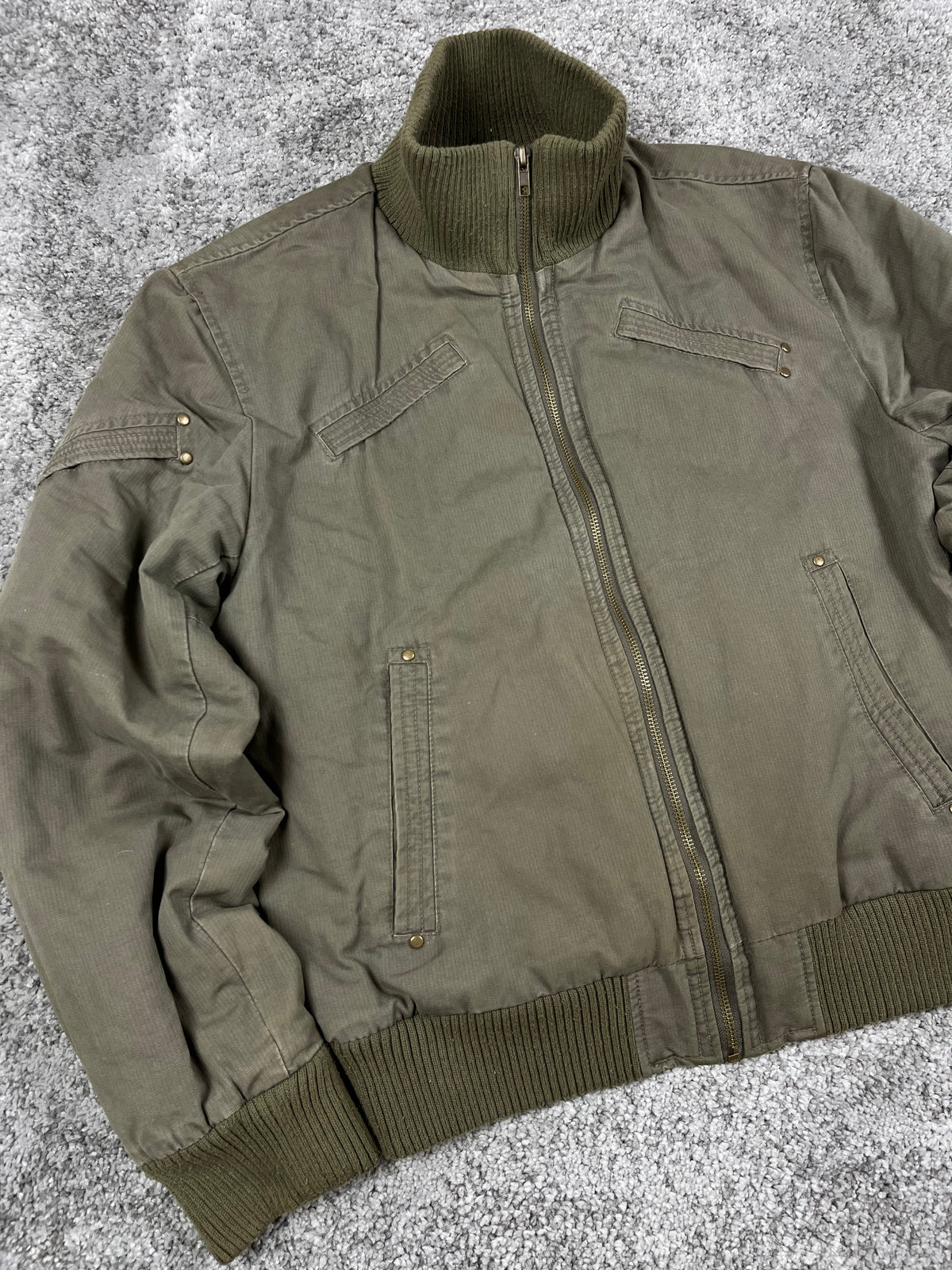 Chaqueta bomber Clockhouse vintage Y2K años 2000 «Verde oliva» (M)
